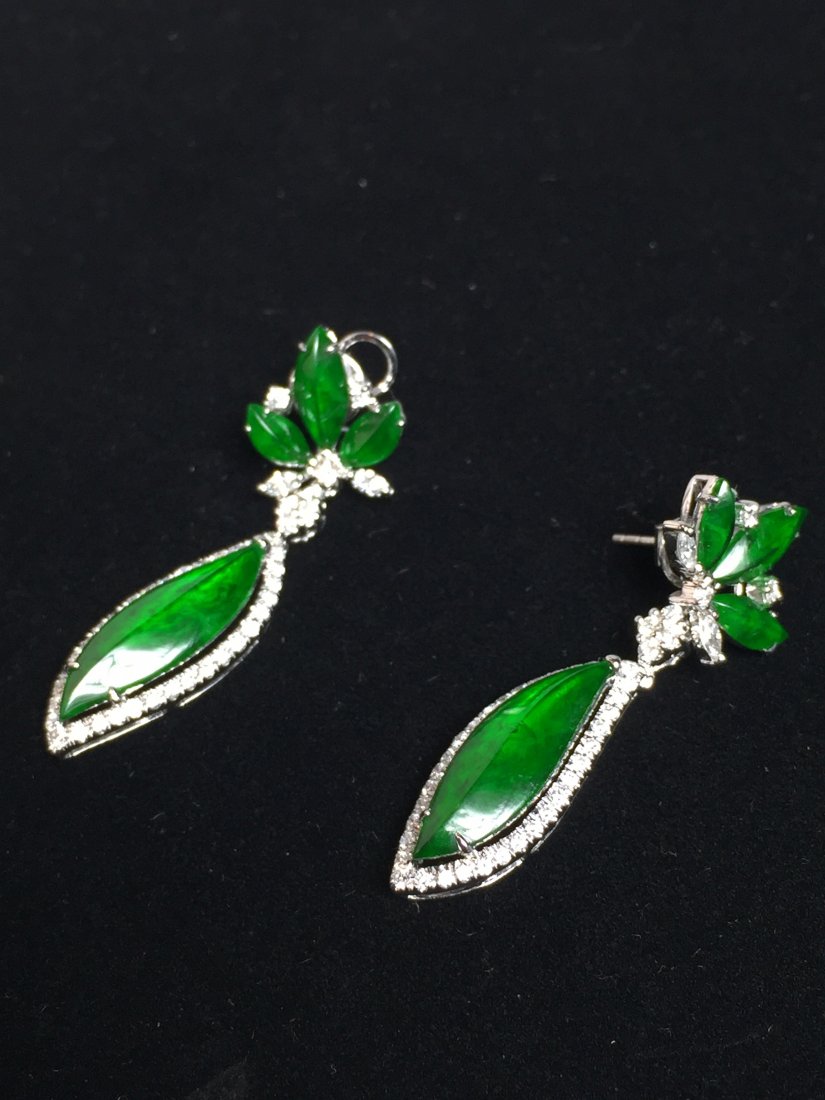NATURAL JADEITE EAR RINGS 18K GOLD (1 of 2)