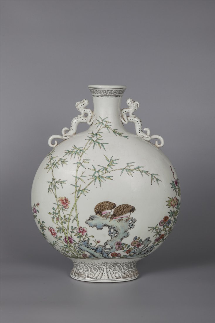 CHINESE PORCELAIN FAMILLE ROSE MOON FLASK FLATTEN VASE (1 of 2)