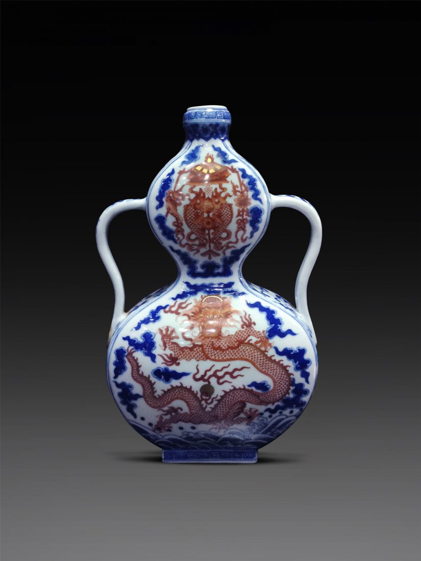 CHINESE PORCELAIN BLUE AND WHITE IRON RED DRAGON GOURD (1 of 7)