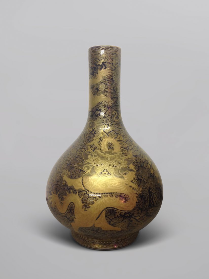 CHINESE PORCELAIN GOLD PAINTINED DRAGON VASE (1 of 5)
