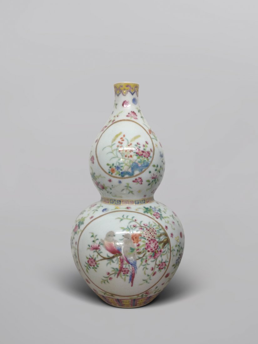CHINESE PORCELAIN FAMILLE ROSE GOURD SHAPED VASE (1 of 6)