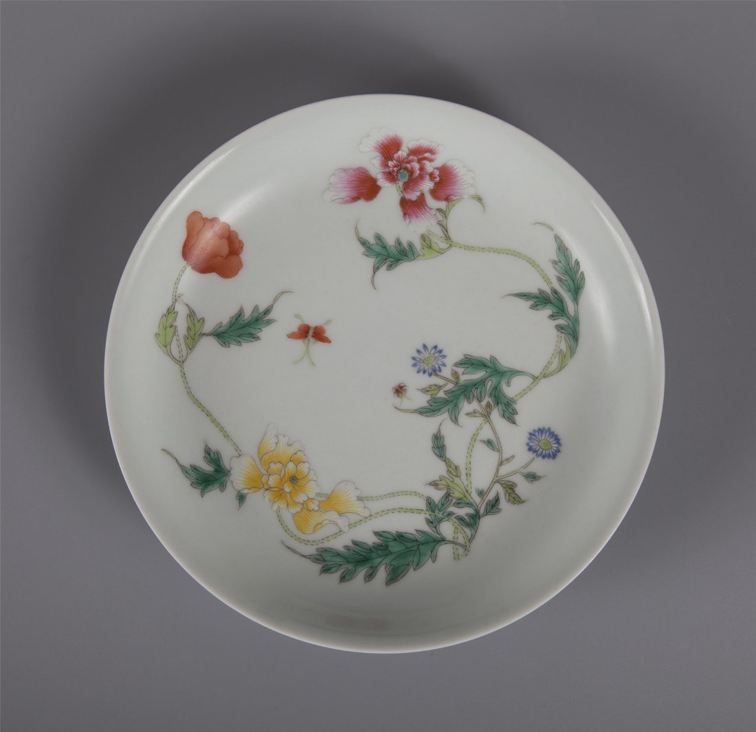 CHINESE PORCELAIN FAMILLE ROSE PLATE (1 of 1)