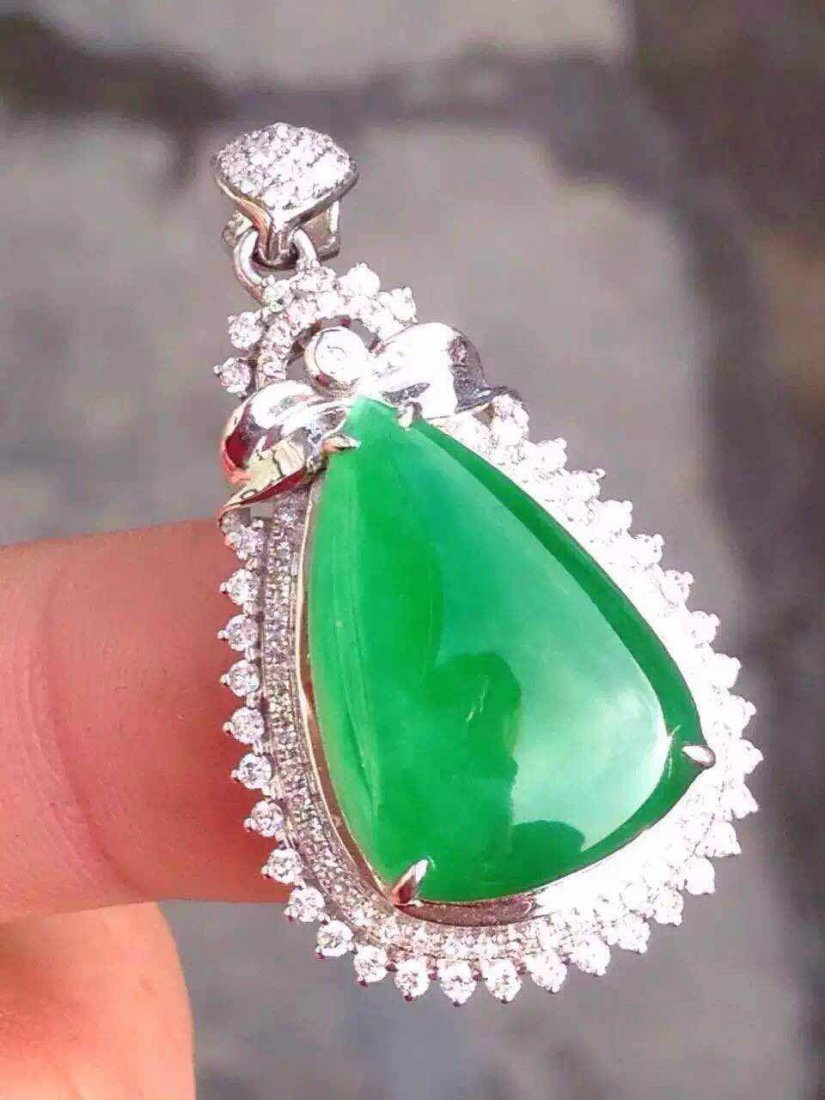 NATURAL JADEITE GOLD MELON SHAPED PENDANT (1 of 6)