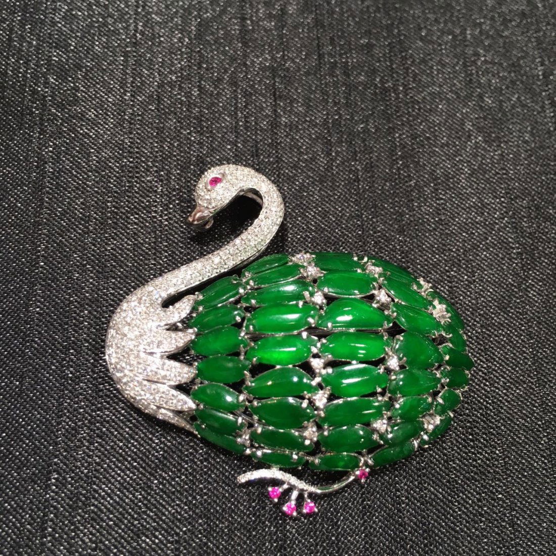 18K GOLD DIAMOND JADEITE SWAN CONVERTIBLE BROOCH (1 of 3)