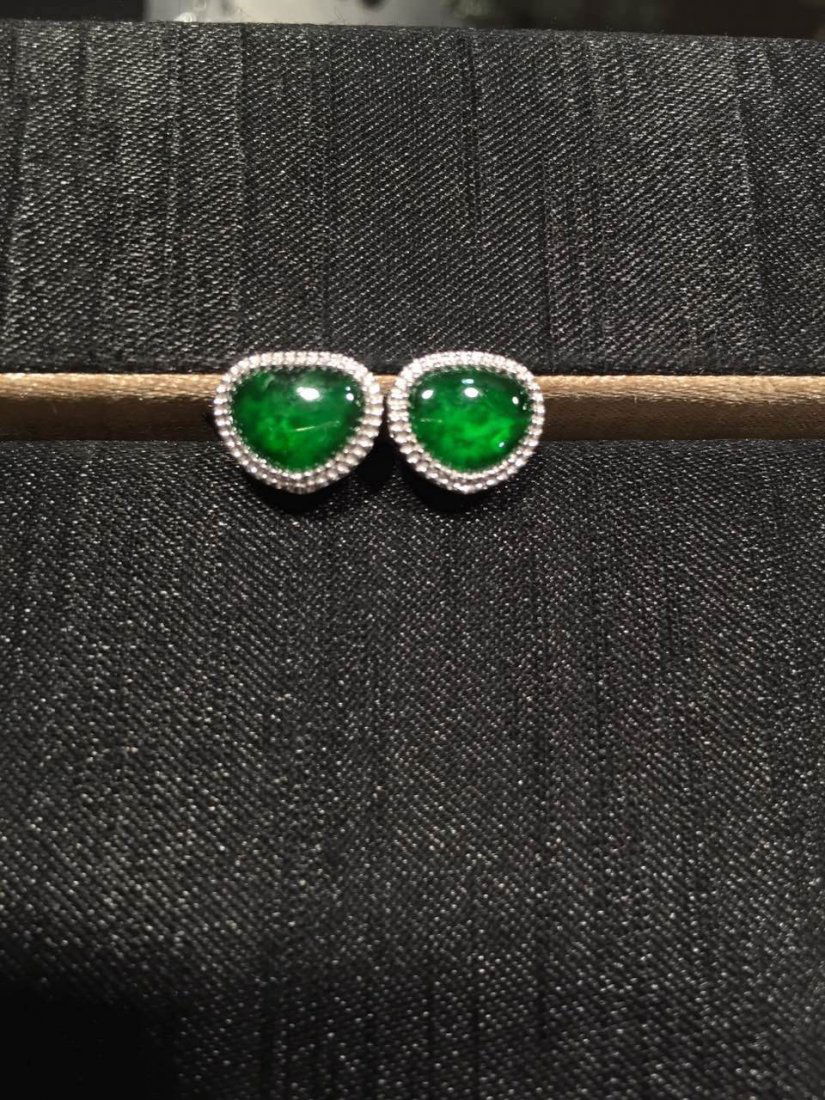 18K GOLD DIAMOND NATURAL JADEITE EARRINGS (1 of 3)