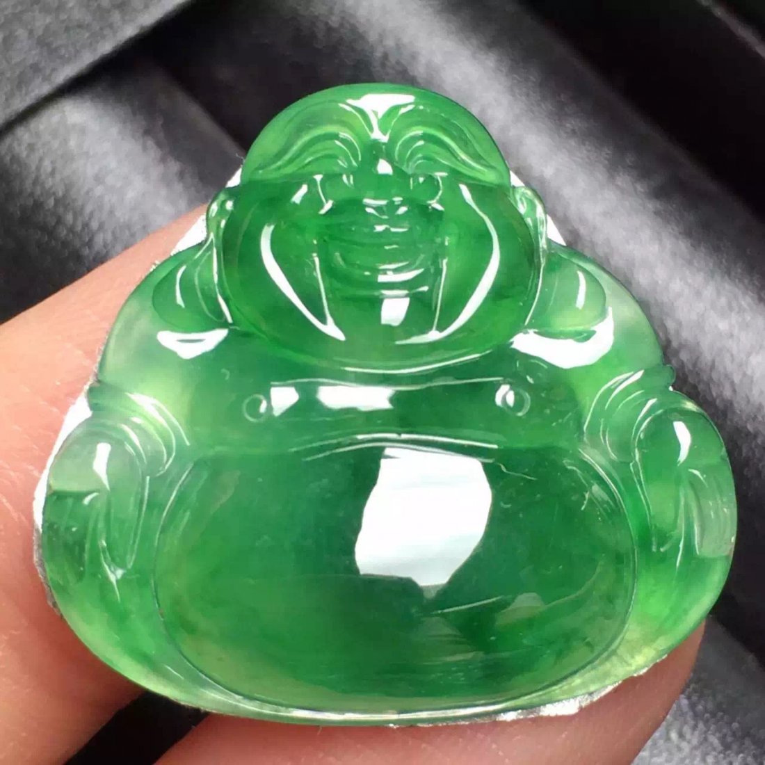 NATURAL JADEITE BUDDHA PENDANT (1 of 3)