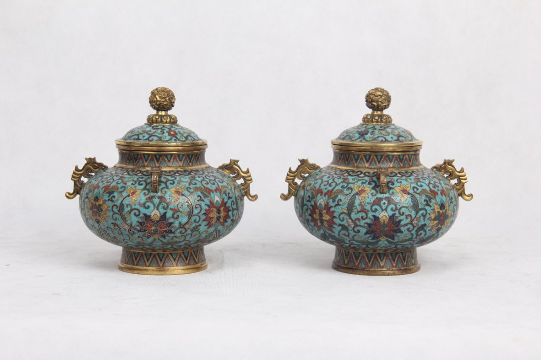 PAIR OF CHINESE CLOISONNE LIDDED JARS (1 of 9)