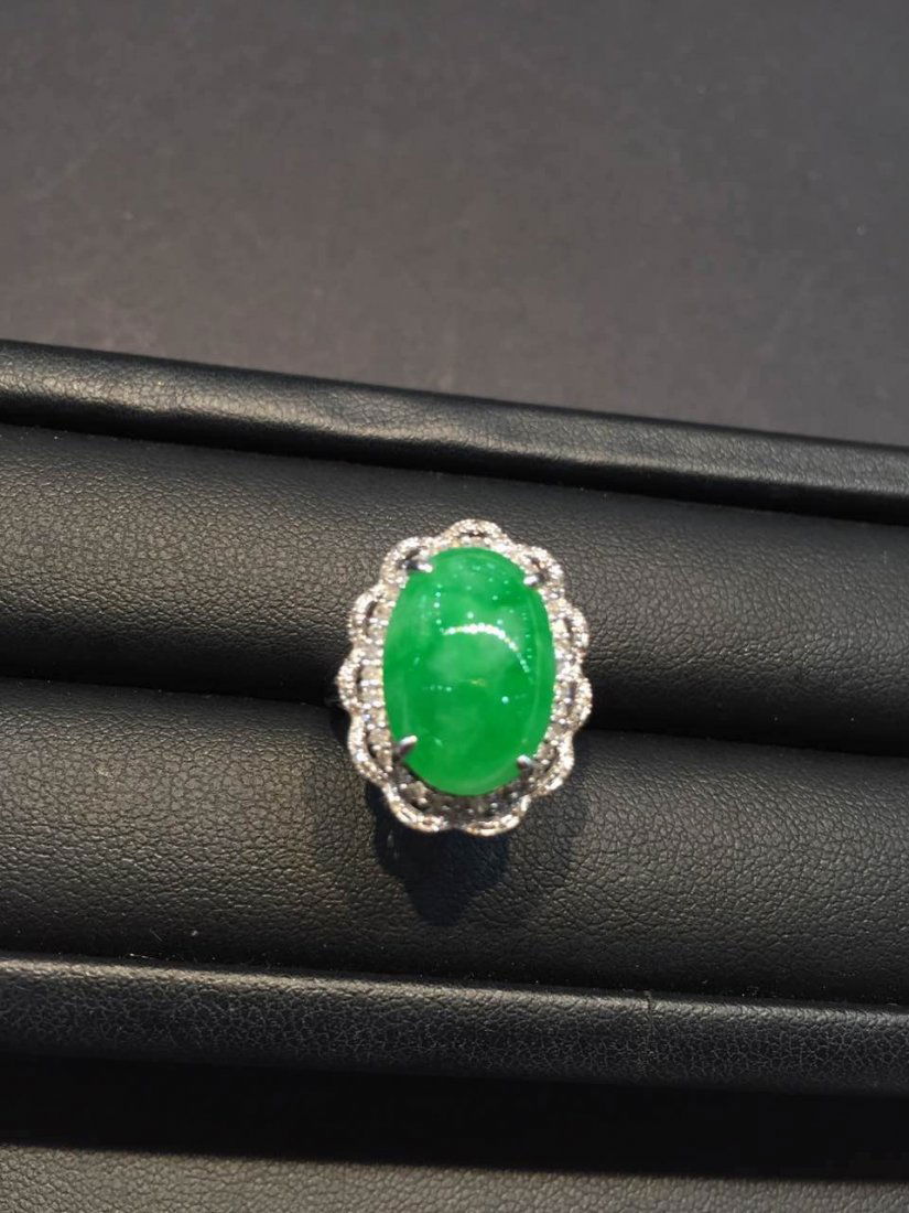 18K GOLD DIAMOND NATURAL JADEITE RING (1 of 5)