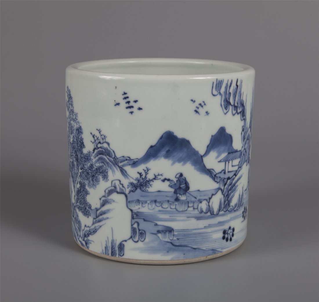 CHIENSE PORCELAIN BLUE AND WHITE BRUSH POT (1 of 2)