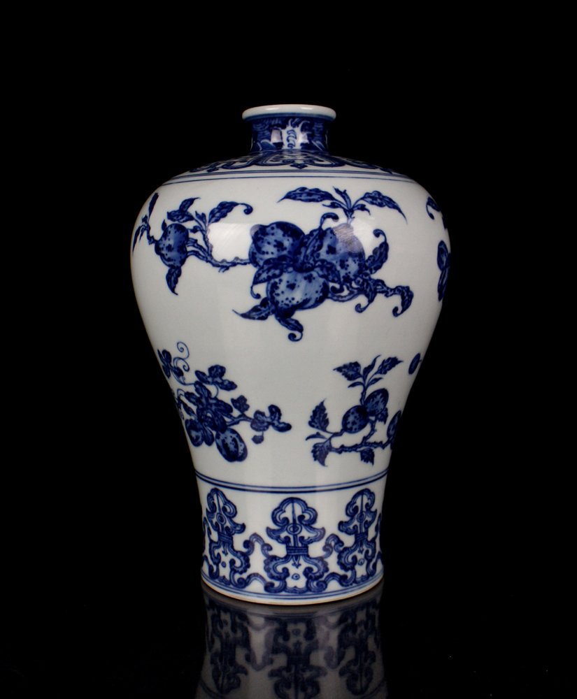 CHINESE PORCELAIN BLUE AND WHITE PEACH MEIPING VASE (1 of 5)