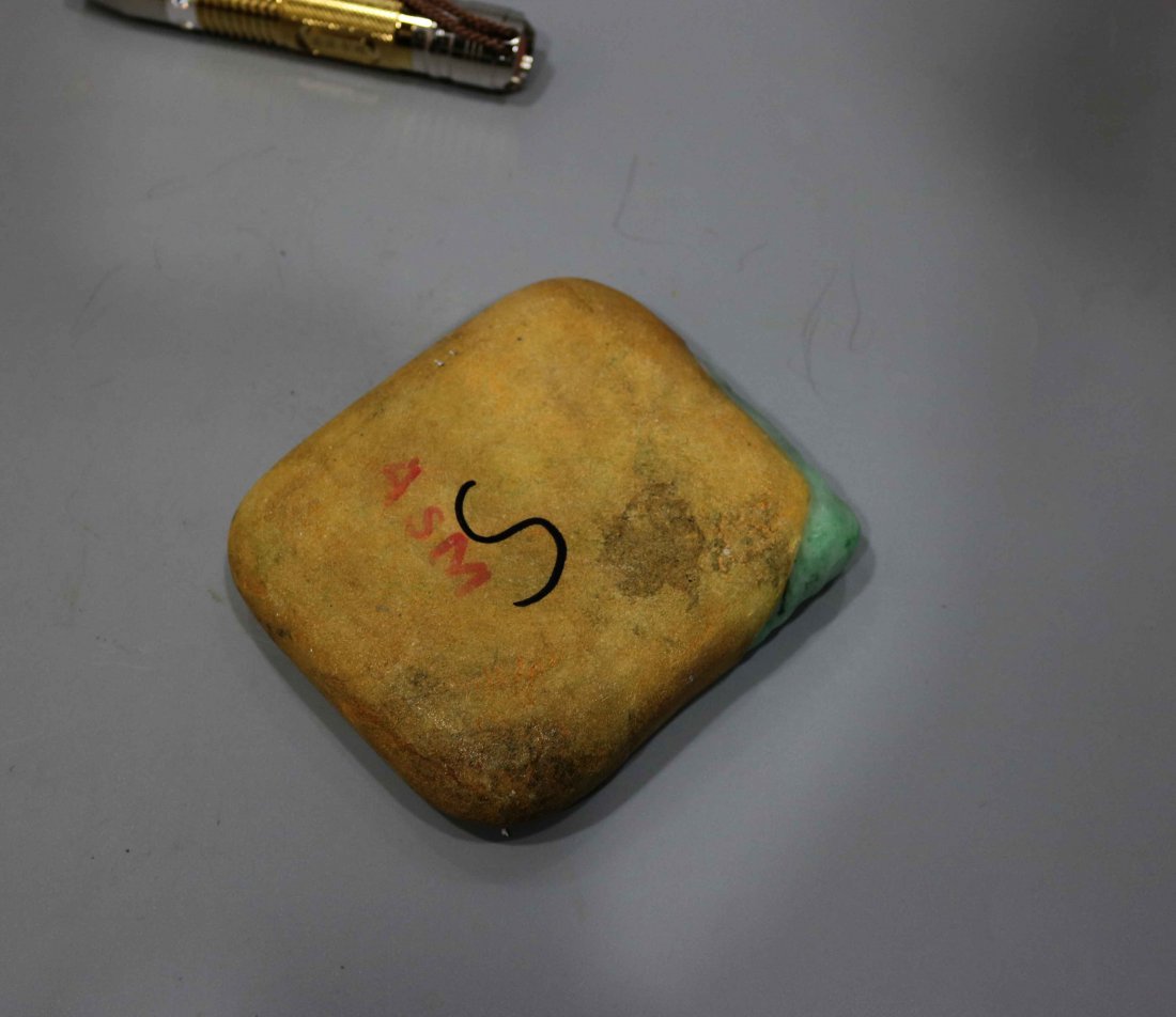 NATURAL JADEITE ORIGINAL STONE (1 of 8)