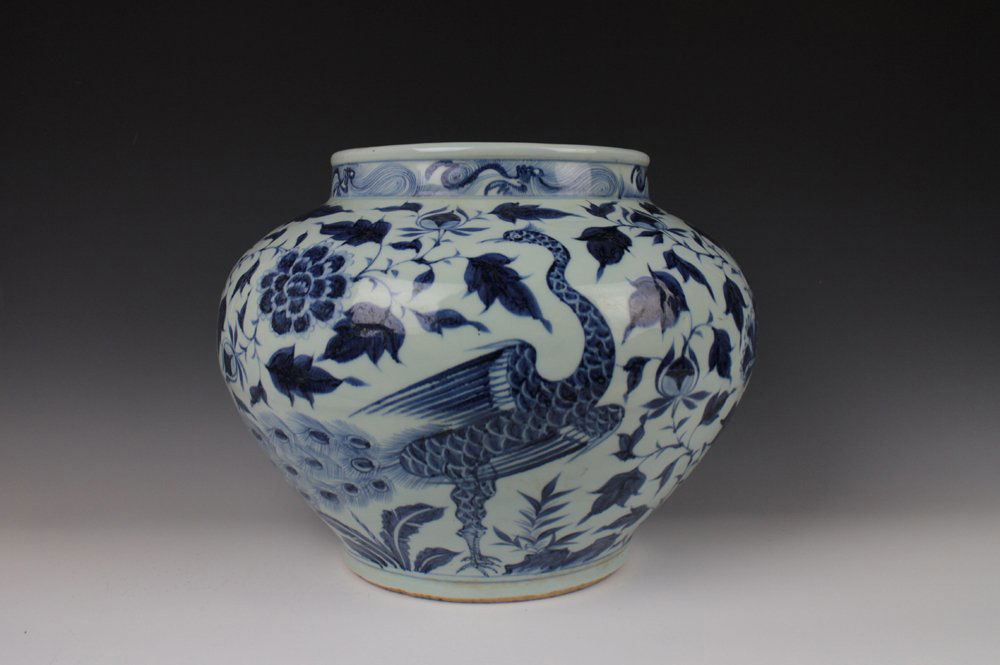 CHINESE PORCELAIN BLUE AND WHITE FLOWER JAR (1 of 4)