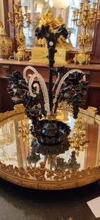 Venetian handblown black glass centerpiece: Venetian handblown black glass centerpiece. Dimensions: L 17 x W 17 x H 23 inches. (This lot is for centerpiece only, other objects in the photo are NOT included) Condition: good condition, please