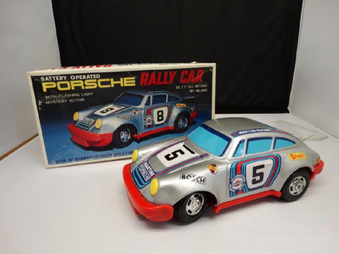 Vintage Battery Op. Yonezawa Tin Porsche 911 Rally (1 of 4)