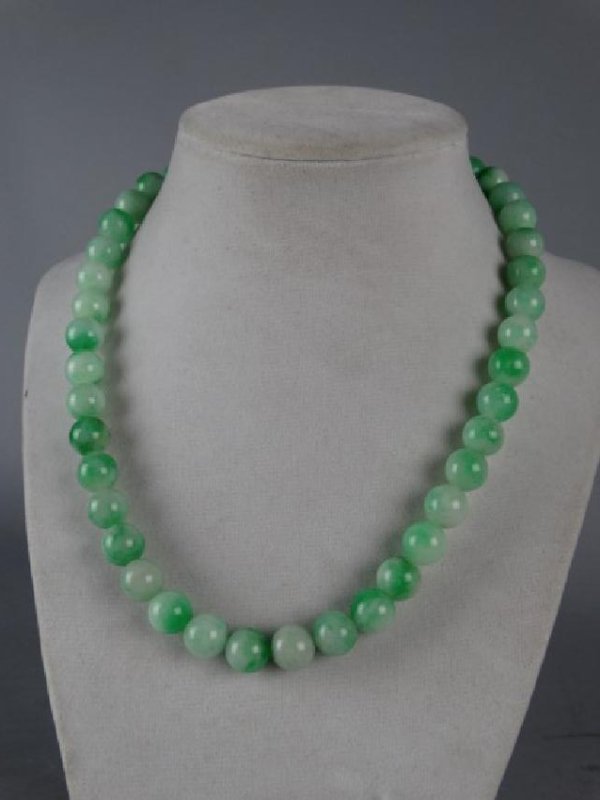 Jade Bead Necklace (1 of 4)