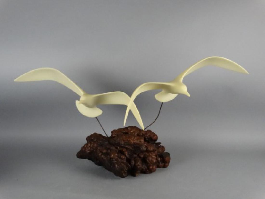 JOHN PERRY - Gull Sculpture on Burl Wood Base: JOHN PERRY - Gull Sculpture on Burl Wood Base Size : 12" H x 22" W x 9" D