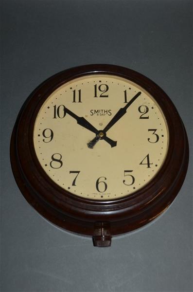 Smith's 8 Day Vintage Bakelite Wall Clock: 11 1/2" Dia., Circa 1950's