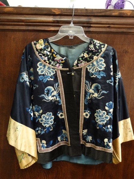 Chinese Qing Silk Embroidered Robe (1 of 5)