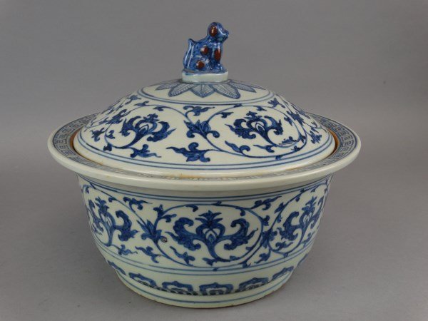Chinese B&W Lidded Pot (1 of 5)