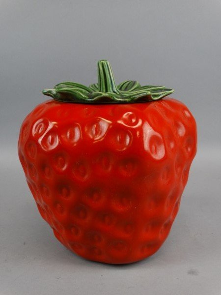 Vintage McCoy Strawberry Cookie Jar: Vintage McCoy Strawberry Cookie Jar Small repair to tip of one leaf. Size : 9.5" T