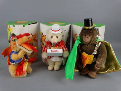 Steiff Golden Ages Circus Animals Set w/ Boxes: Steiff Golden Ages Circus Animals Set w/ Boxes. Featuring Fire Eater Dragon, Teddy Baby Food Vendor and Strong Man Gorilla all with original boxes.