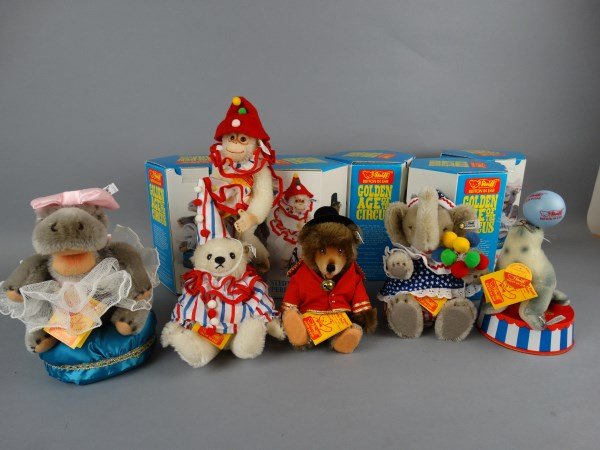 Steiff Golden Ages Circus Performers Set w/ Boxes: Steiff Golden Ages Circus Performers Set w/ Boxes. Set includes Chimp on Unicycle, Baby Elephant Balloon Seller, Hippo Fat Lady, Seal with Ball on Stand, Ringmaster Teddy Bear & Circus Clown Bear. Clo