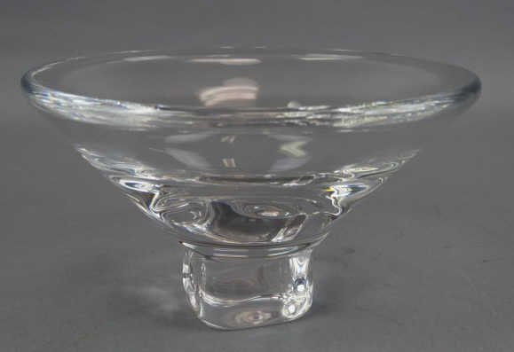 Kosta Goran Warff Designed Bowl: Kosta Goran Warff Designed Bowl. Size : 4" T x 7" Dia.