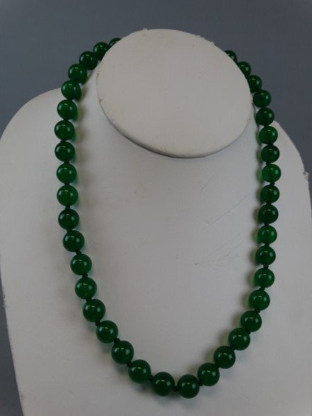 Chinese Jade Bead Necklace (1 of 3)