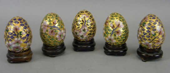 Lot of 5 Champleve Eggs on Stands: Lot of 5 Champleve Eggs on Stands Size : 3.5" T