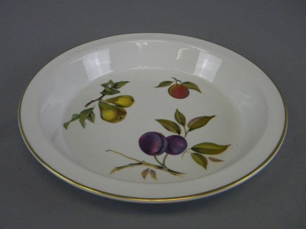 Royal Worcester : Evesham Pie Plate: Royal Worcester : Evesham Pie Plate Size : 10.25" Dia.