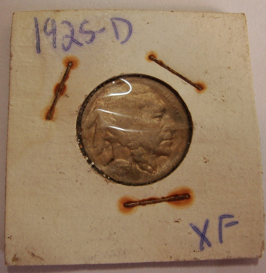 1925 D  Buffalo Nickel 5c XF (1 of 2)