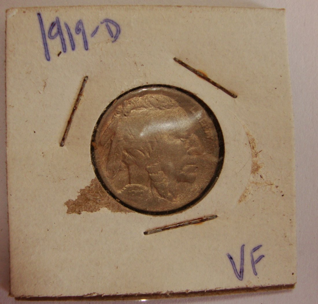 1919 D  Buffalo Nickel 5c VF (1 of 2)