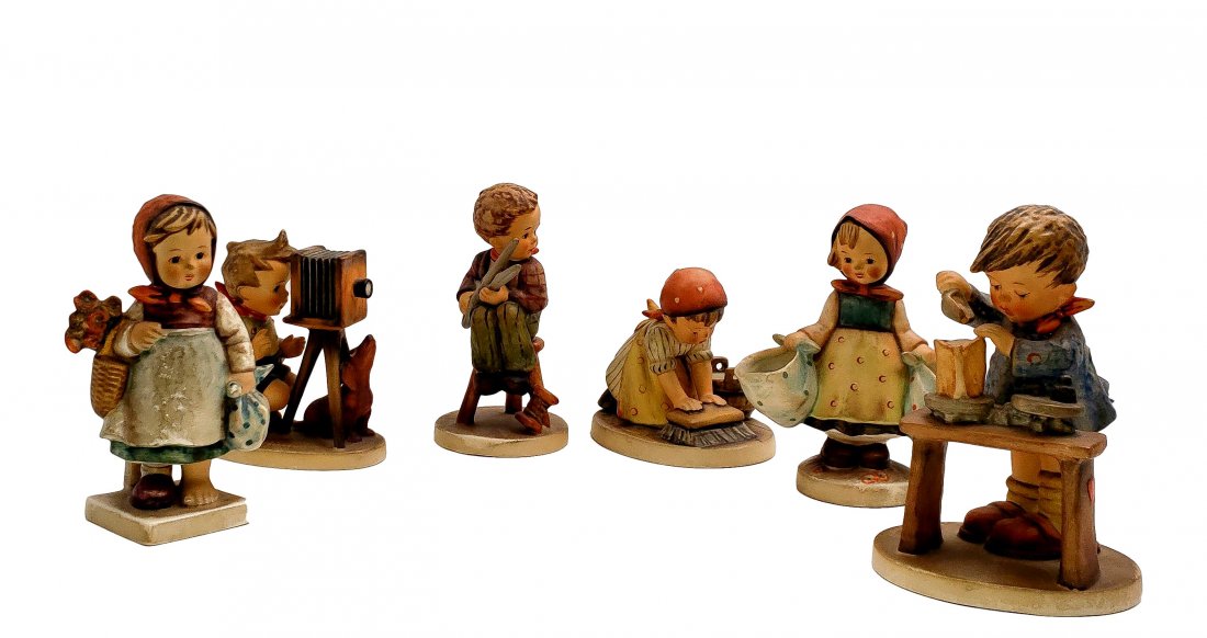 Six Hummel, Goebel : Figurines Lot ; Boys and Girls: Little boy figures; #345 A Fair Measure, #308 Little Tailor, # 178 The Photographer. Little girl figures; #204 Weary Wanderer, # 363 House Cleaning, # 175 Mother's Darling. All six are in fine used co