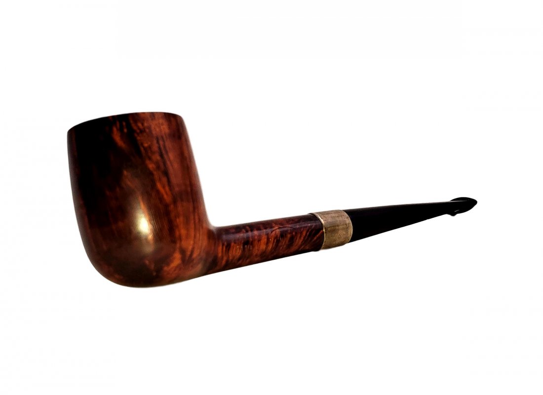 Dunhill White Spot Amber Root #4110 - Estate Pipe: Smooth finish, Liverpool style with an ebonite straight stem. Marked 925 Ag silver band/mount. Made in England. Provenance The Bruce Cohn Collection. Minimal wear and handling, moderate rim darkening