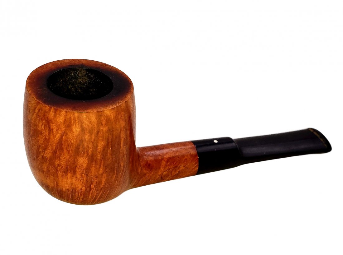 Dunhill Root Briar Billiard Bowl #4203 Pipe: Smooth finish, Billiard style bowl of natural root Bruyere with a short black vulcanite tip. Made in England. Provenance The Bruce Cohn Collection. Mild wear and handling, moderate rim darkening as ex