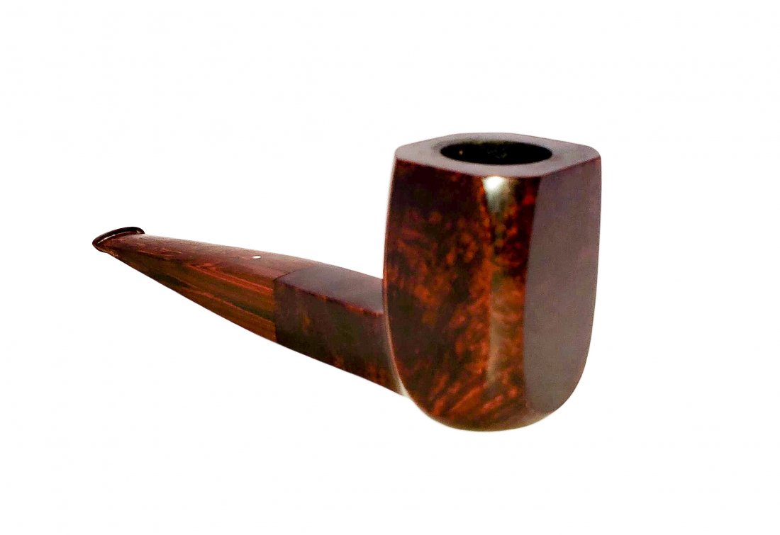 Dunhill White Spot Chestnut Four Panel #6124 LG Pipe: Smooth finish, four-panel square style bowl Bruyere pipe with a Cumberland vulcanite stem. This foursquare design, rendered in Group 6-size, is the largest standard size designation from Dunhill. Made
