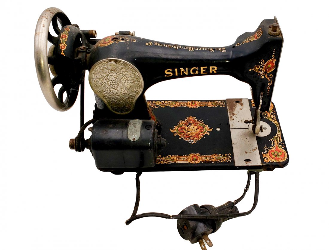 Vintage Singer Sewing Machine Electric (1 of 6)