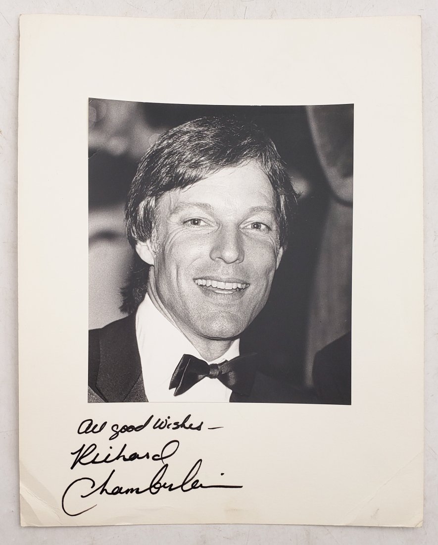 Richard Chamberlain: Signed Photo Portrait: B/W photo of Richard Chamberlain by P.Rankin- Smith mounted on art paper /board and signed on the margin by Richard Chamberlain. The signature is authentic with provenance. Image size : 7.25 x 8.25 in
