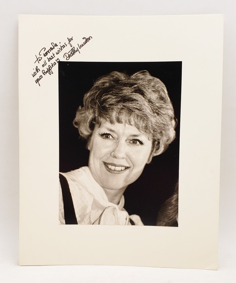 Dorothy Loudon: Signed Photo Portrait: B/W photo of Dorothy Loudon by P.Rankin- Smith mounted on art paper /board and signed on the margin by Dorothy Loudon. The signature is authentic with provenance. Image size : 9 x 6.75 inches. Mount s