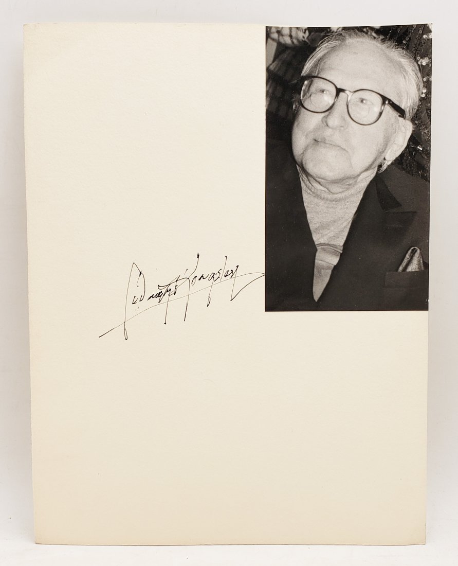Sidney Kingsley: Signed Photo Portrait: B/W photo of Sidney Kingsley by P.Rankin- Smith mounted on art paper /board and signed on the margin by Sidney Kingsley. The signature is authentic with provenance. Image size : 7.5 x 4.5 inches. Moun