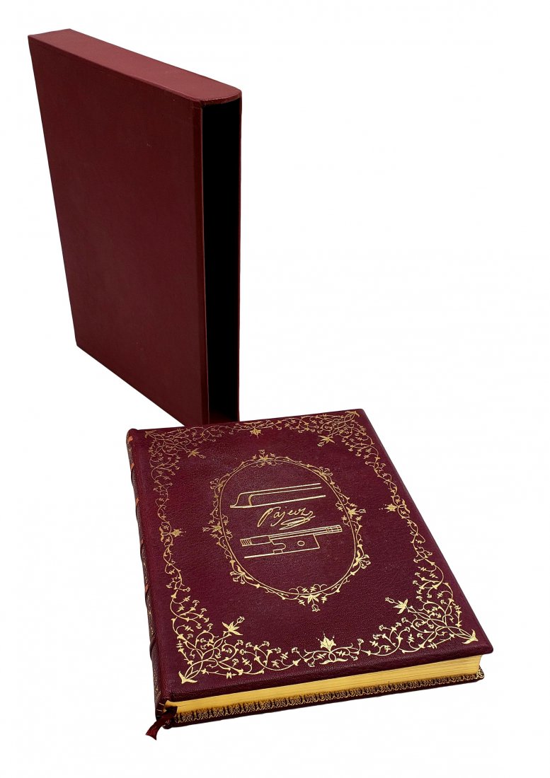 Pajeot by Sidney Bowden 1991 Limited Edition 30/75: Title: Pajeot, Bow Makers of the 18th and 19th Centuries by Sidney Bowden. Publisher: Ealing Strings London. Copy 30 of 75, 1991. Leatherbound hardcover with gilt stamp, marbled inside covers, gilt st
