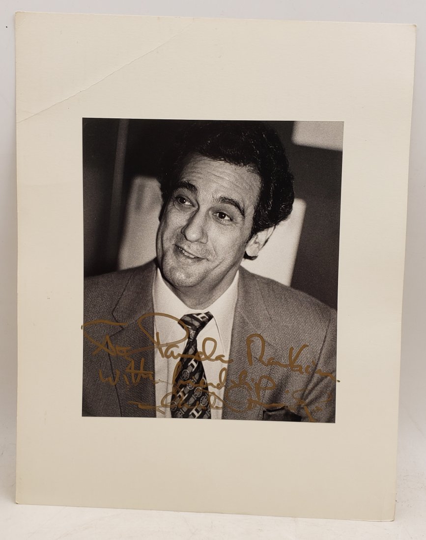 Placido Domingo, 1987  : Signed Photo Portrait (1 of 2)