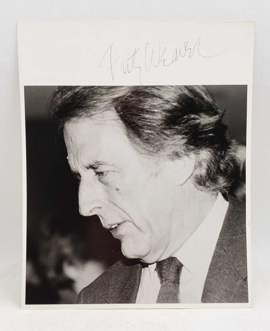 Fritz Weaver : Signed Photo Portrait: B/W photo of Fritz Weaver by P.Rankin- Smith mounted on art paper /board and signed on the margin by Fritz Weaver. The signature is authentic with provenance. Image size : 9.25 x 9.5 inches. Mount siz