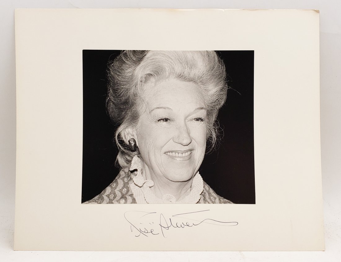 Risë Stevens : Signed Photo Portrait (1 of 3)