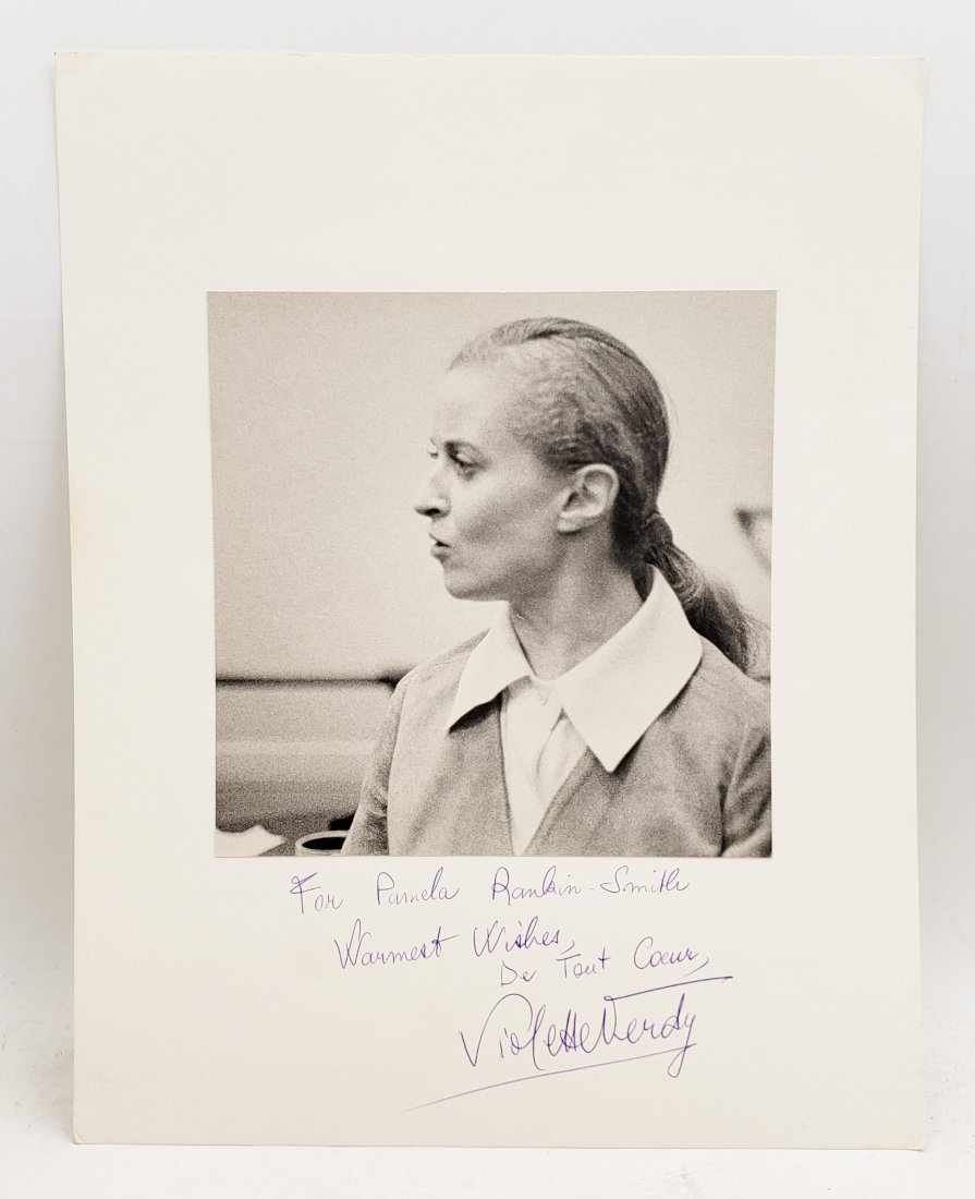 Violette Verdy : Signed Photo Portrait: B/W photo of Violette Verdy by P.Rankin- Smith mounted on art paper /board and signed on the margin by Violette Verdy. The signature is authentic with provenance. Image size : 7.25 x 7.5 inches. Mount