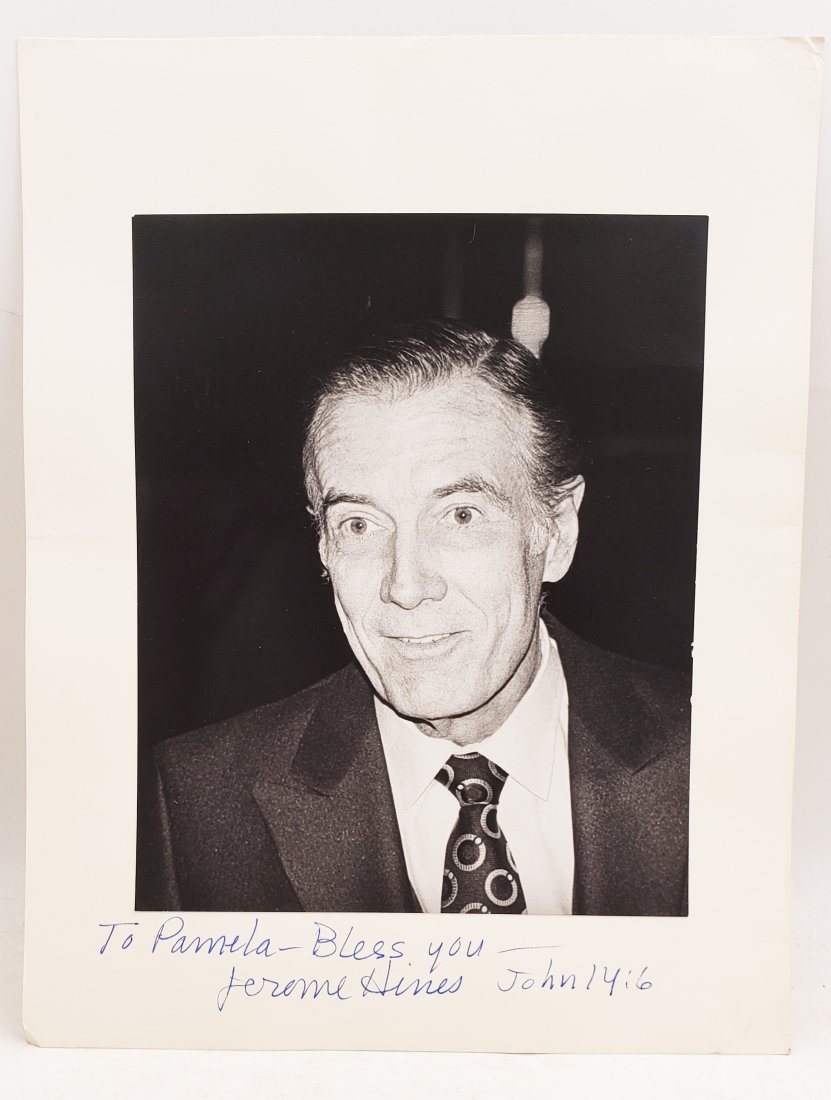 Jerome Hines : Signed Photo Portrait: B/W photo of Jerome Hines by P.Rankin- Smith mounted on art paper /board and signed on the margin by Jerome Hines. The signature is authentic with provenance. Image size : 8 x 10 inches. Mount size: 1