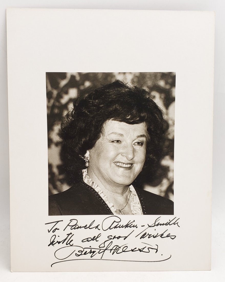Birgit Nilsson : Signed Photo Portrait: B/W photo of Birgit Nilsson by P.Rankin- Smith mounted on art paper /board and signed on the margin by Birgit Nilsson. The signature is authentic with provenance. Image size : XXX inches. Mount size: 