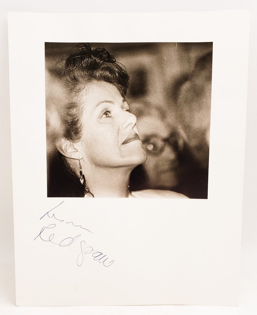Lynn Redgrave : Signed Photo Portrait (1 of 3)