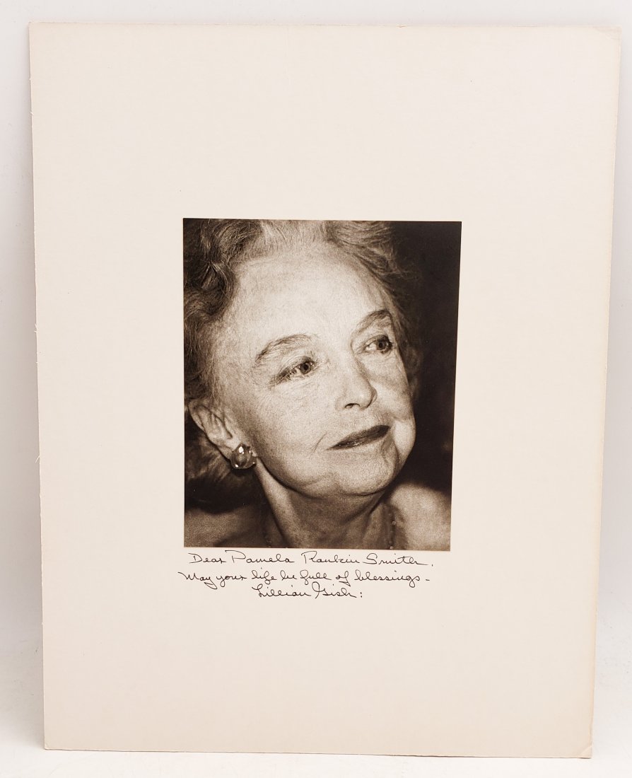 Lillian Gish : Signed Photo Portrait (1 of 3)