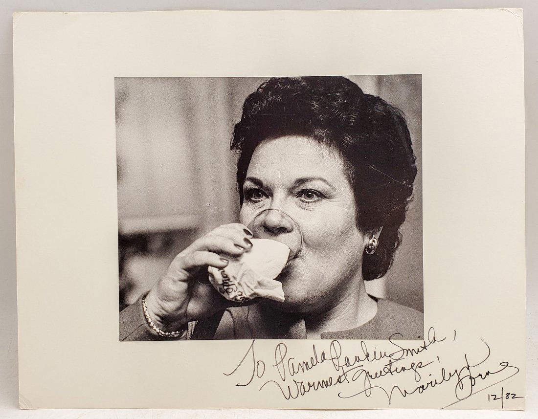 Marilyn Horne : Signed Photo Portrait (1 of 3)